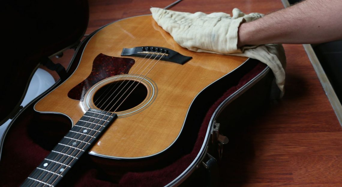 Clean your acoustic guitar with household products! Lucknow Guitar